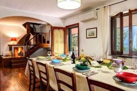Gocce Villas - Villa De Flores Country Style Villa With Pool Massa Lubrense Esterno foto